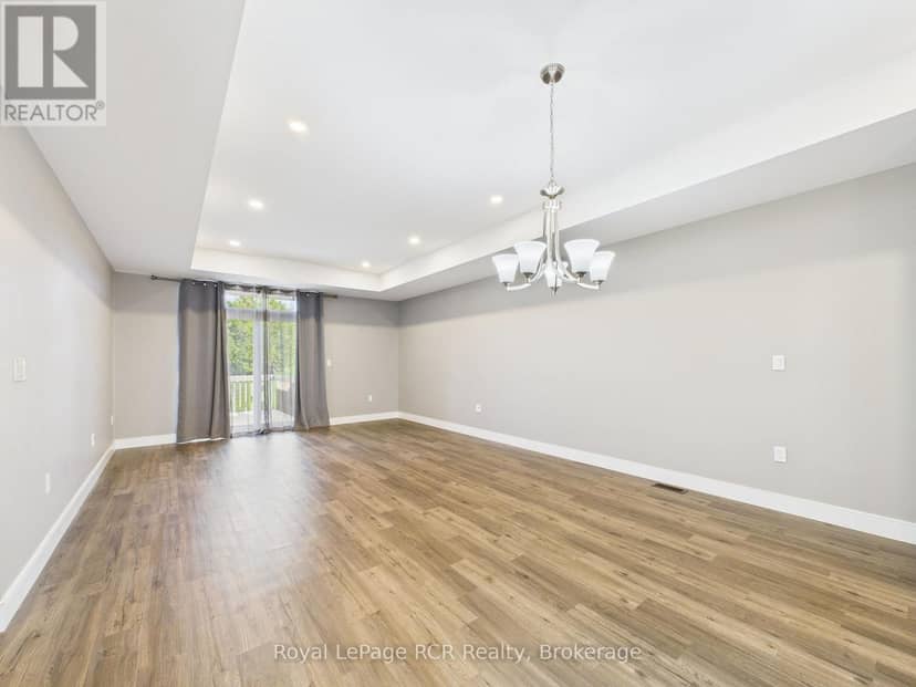 36 Jordan Crescent — photo 12 of 31
