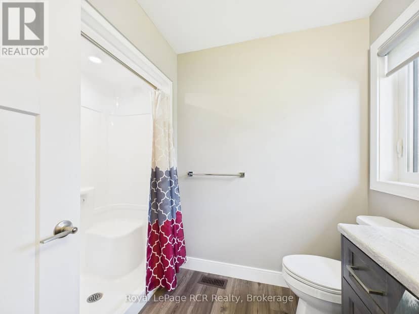 36 Jordan Crescent — photo 18 of 31