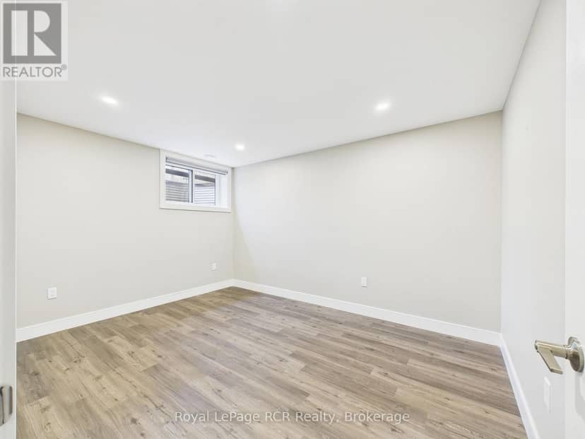 36 Jordan Crescent — photo 22 of 31