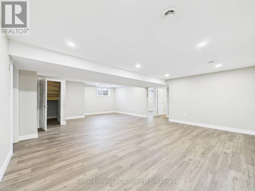 36 Jordan Crescent — photo 27 of 31