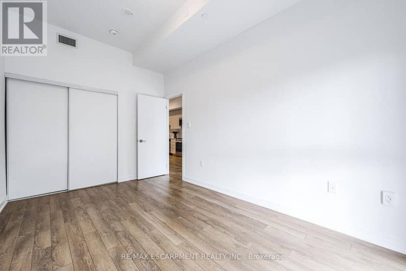 112 - 2433 Dufferin Street — photo 19 of 28