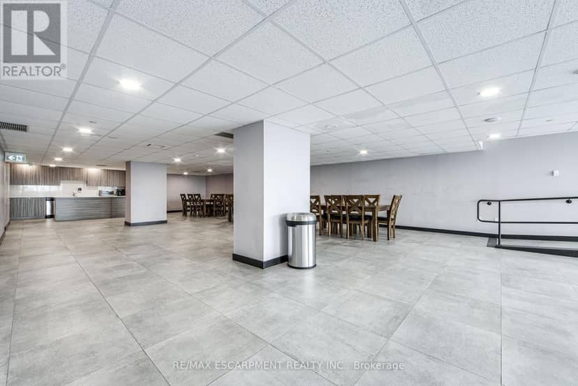 112 - 2433 Dufferin Street — photo 24 of 28
