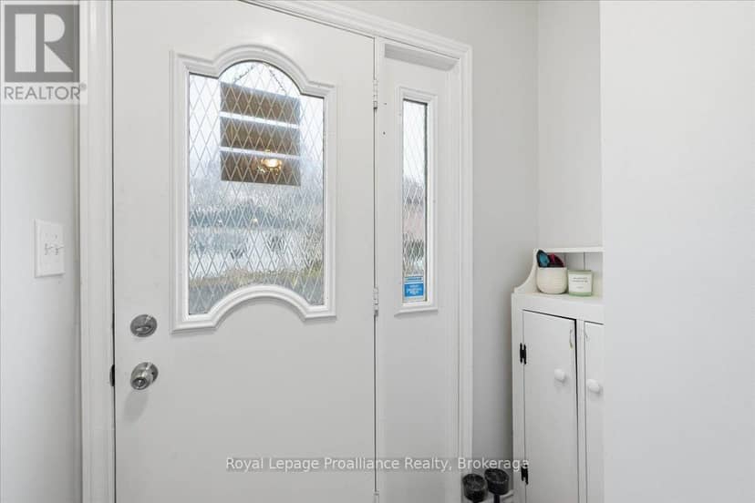46 Victoria Street, Quinte West, photo 6