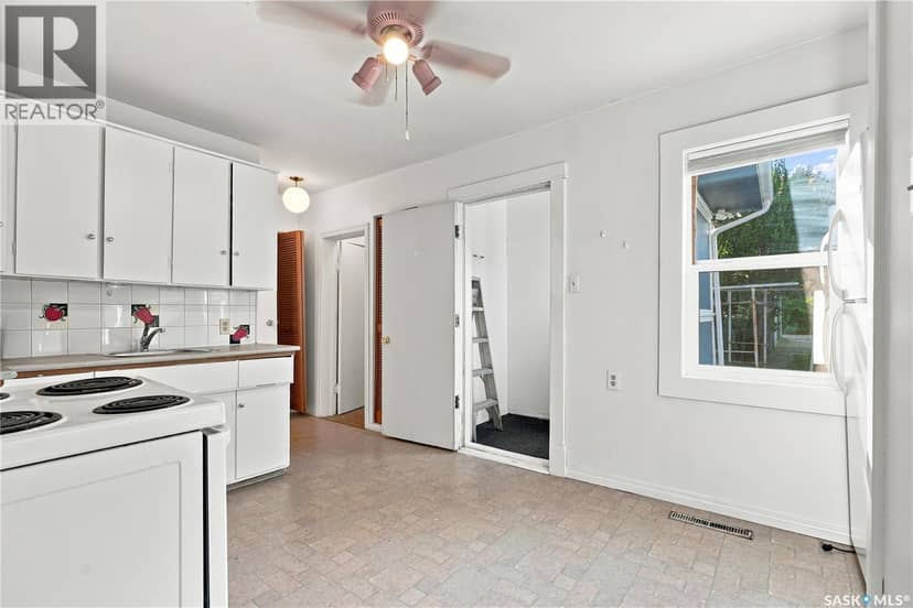 1015 J Avenue N — photo 10 of 26