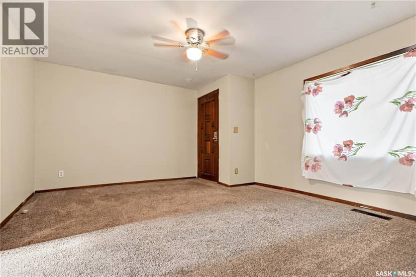 1015 J Avenue N — photo 7 of 26