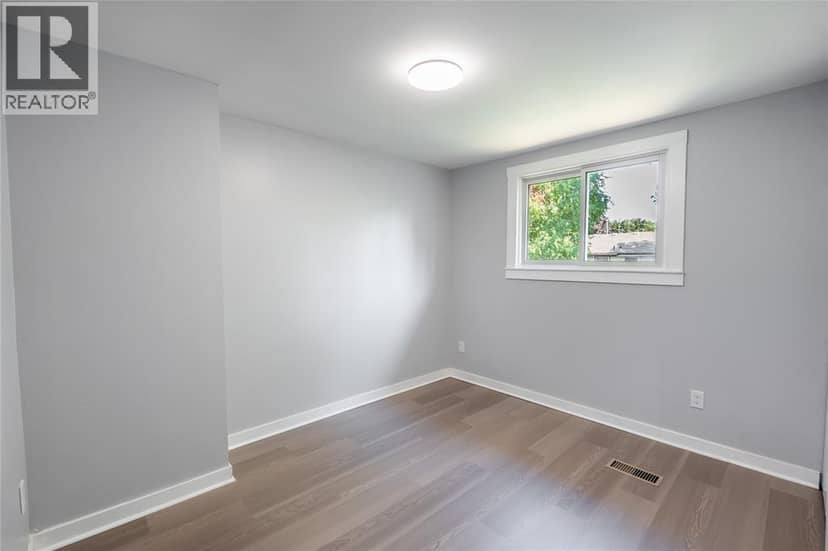405 Cardiff PLACE — photo 9 of 34