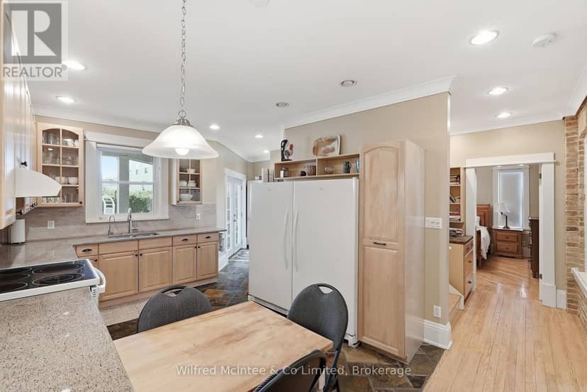 591 Elgin Street — photo 19 of 40