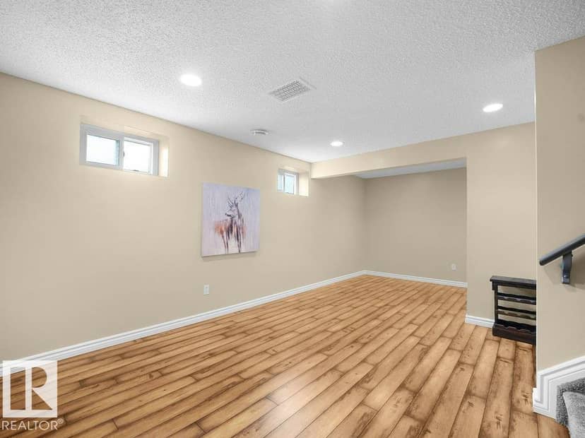 330 Pearson Cr NW — photo 40 of 40