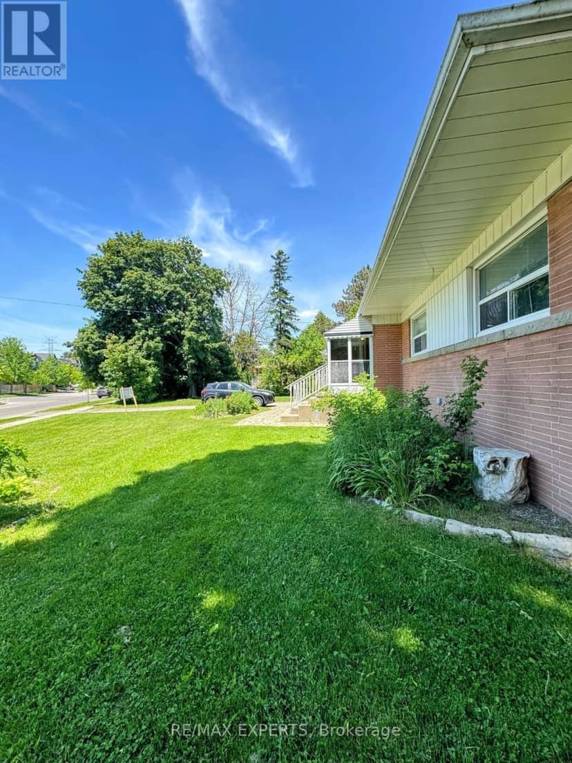 71 Lloyd Manor Road — photo 10 of 12