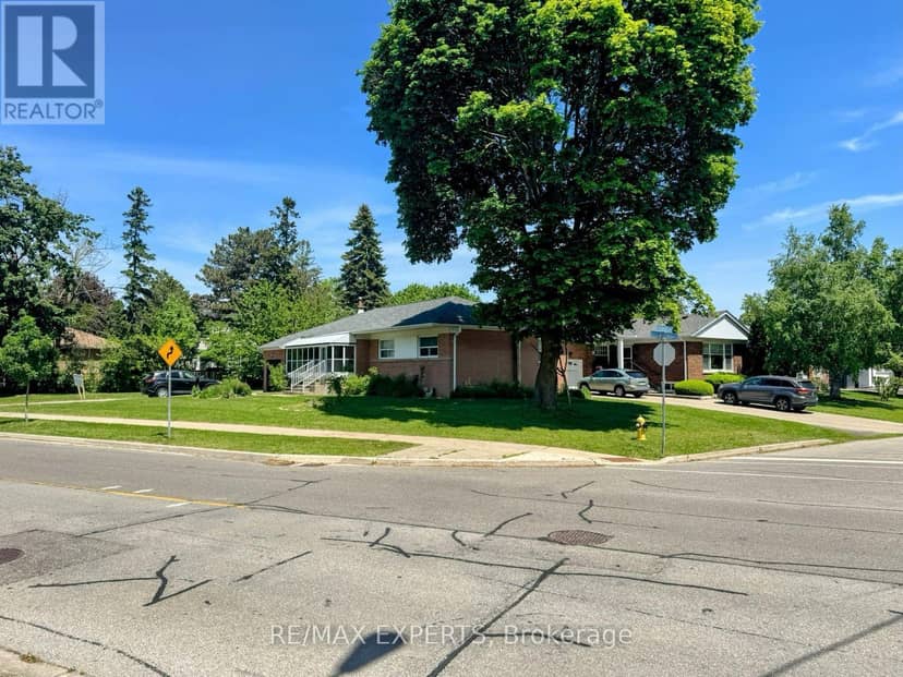 69 Lloyd Manor Road, Toronto, photo 4