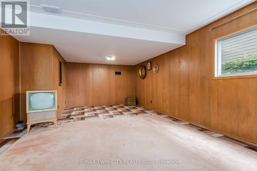 124 Carwood Avenue — photo 34 of 38