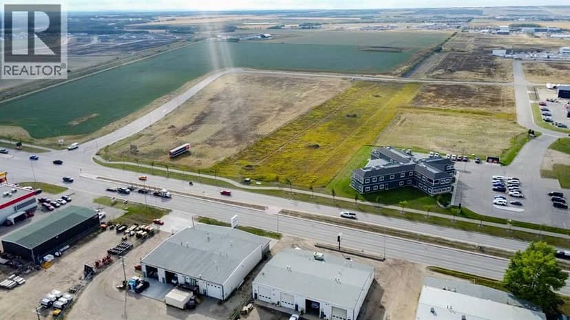 Lot 9 Railway Avenue, Grande Prairie, photo 2