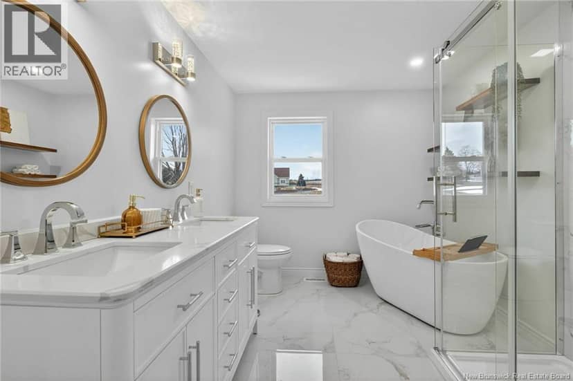 125 Evangeline Street — photo 11 of 20
