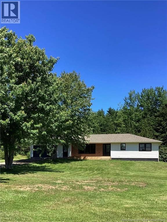 125 Evangeline Street — photo 1 of 20