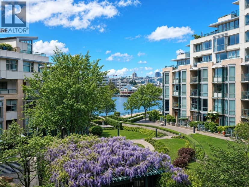 302 1228 MARINASIDE CRESCENT, Vancouver, photo 4