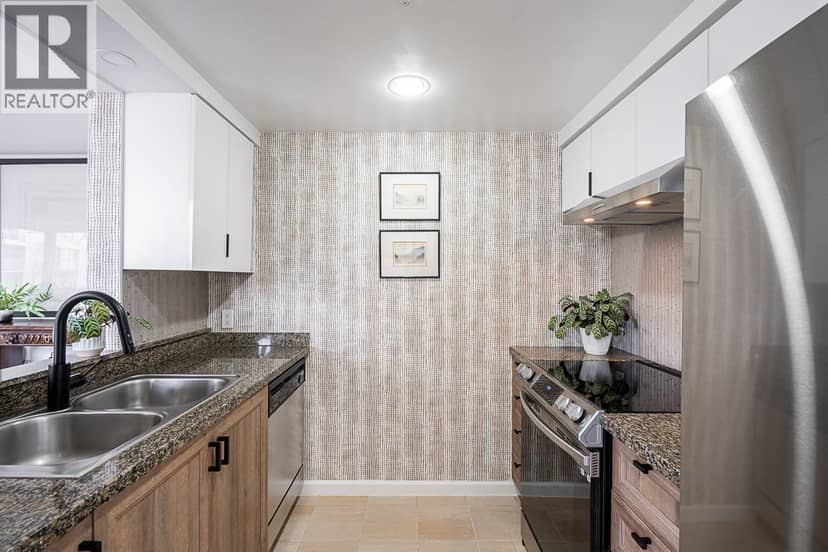 302 1228 MARINASIDE CRESCENT, Vancouver, photo 8