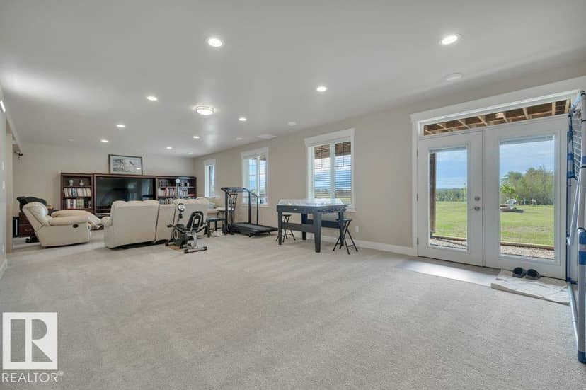 10043 Twp Road 452 — photo 33 of 40
