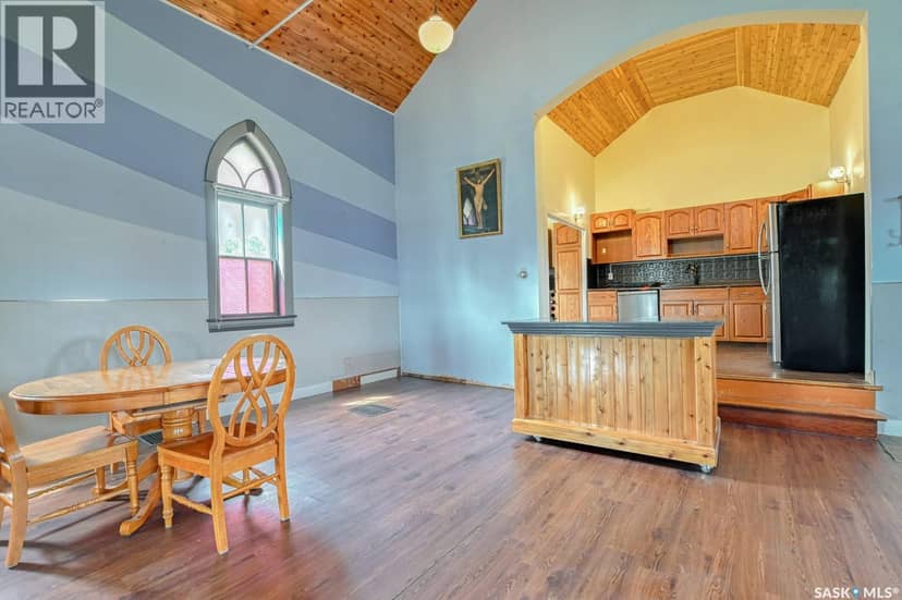 229 Victoria STREET — photo 10 of 32