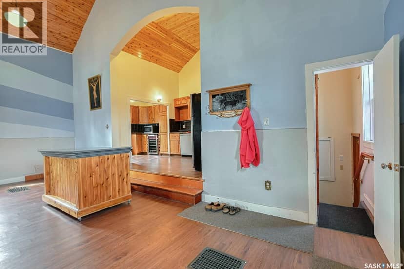 229 Victoria STREET — photo 11 of 32