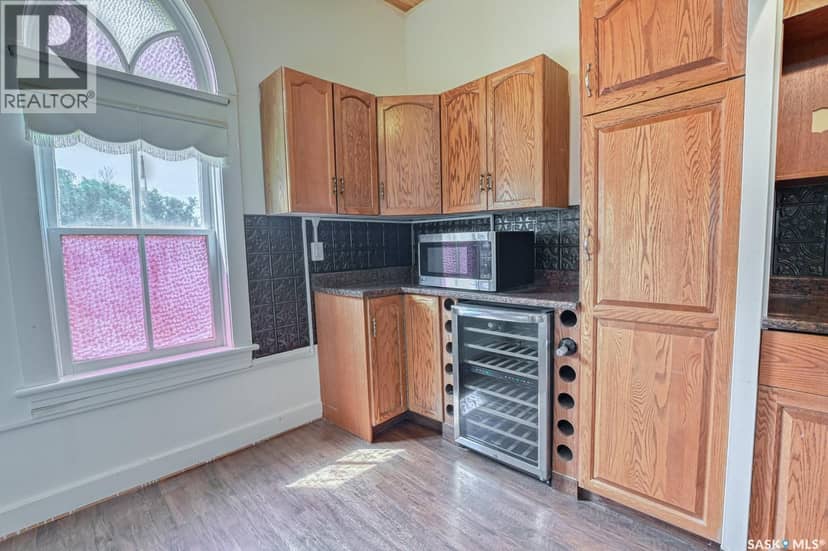229 Victoria STREET — photo 12 of 32