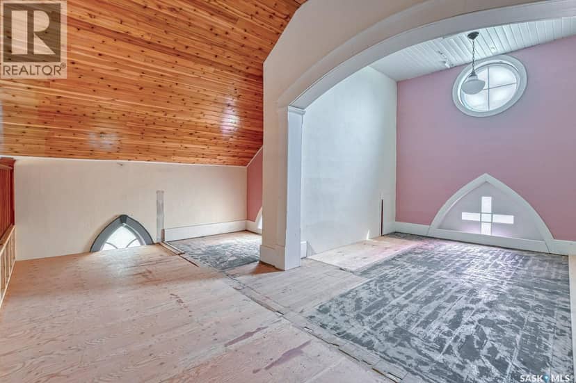 229 Victoria STREET — photo 17 of 32