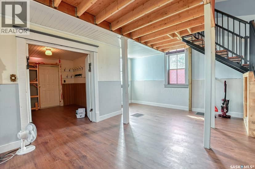 229 Victoria STREET — photo 7 of 32