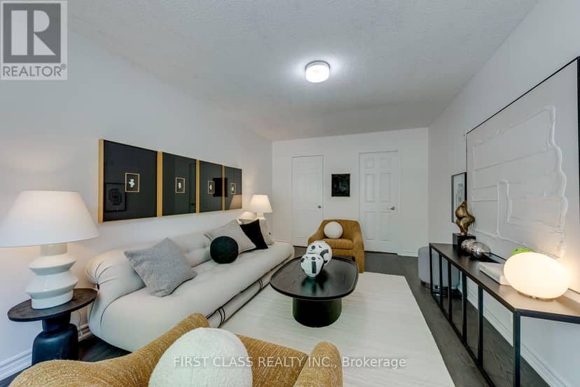 27 Alton Towers Circle, Toronto, photo 4