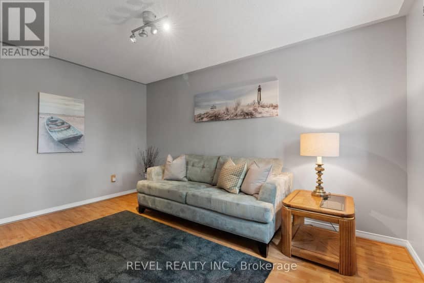 8 Cochrane Avenue — photo 22 of 37