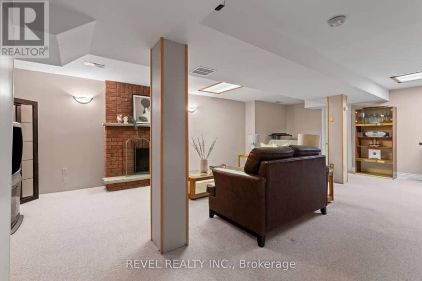 8 Cochrane Avenue — photo 27 of 37