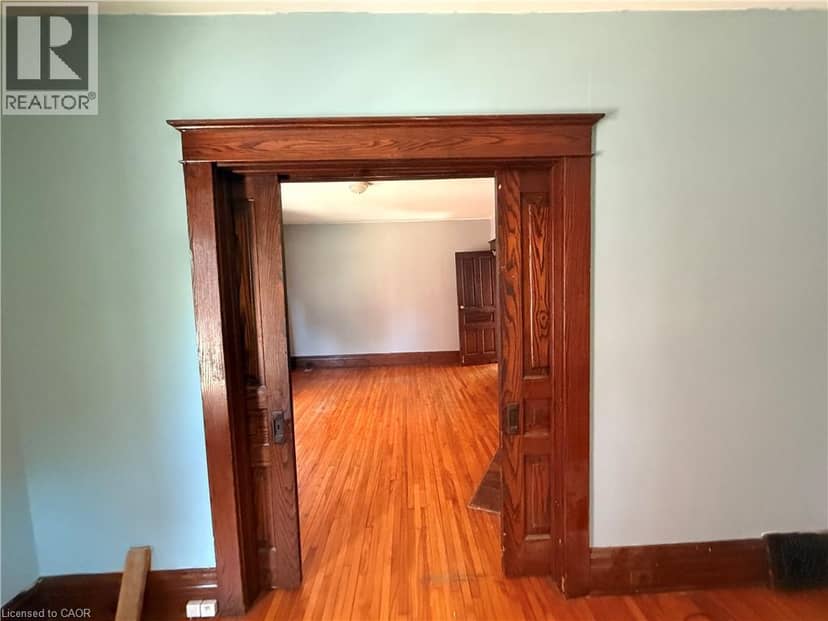 28 GROVE Street — photo 8 of 10