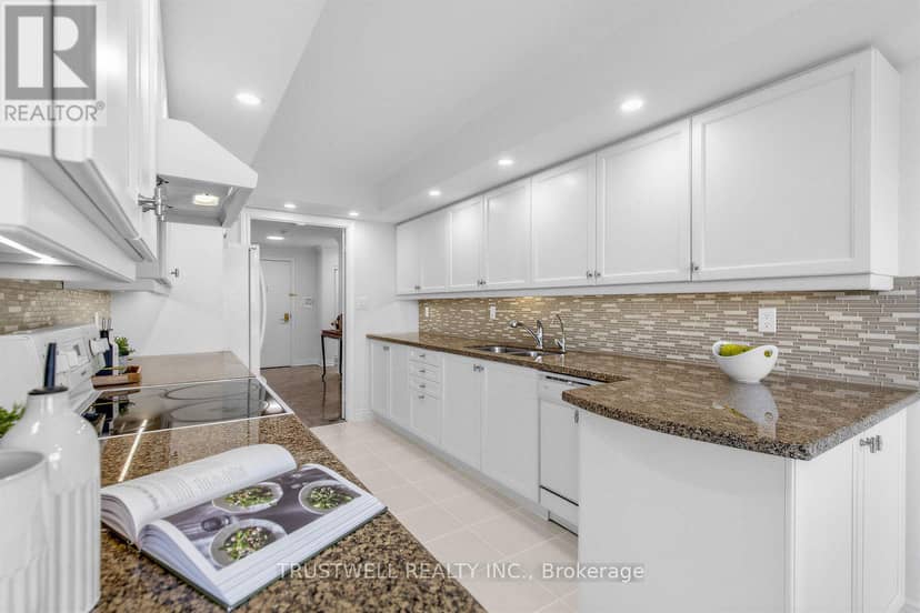 703 - 3181 Bayview Avenue — photo 11 of 40