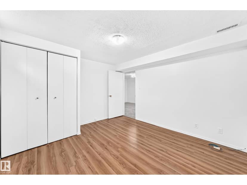 5519 142 AV NW NW — photo 39 of 40