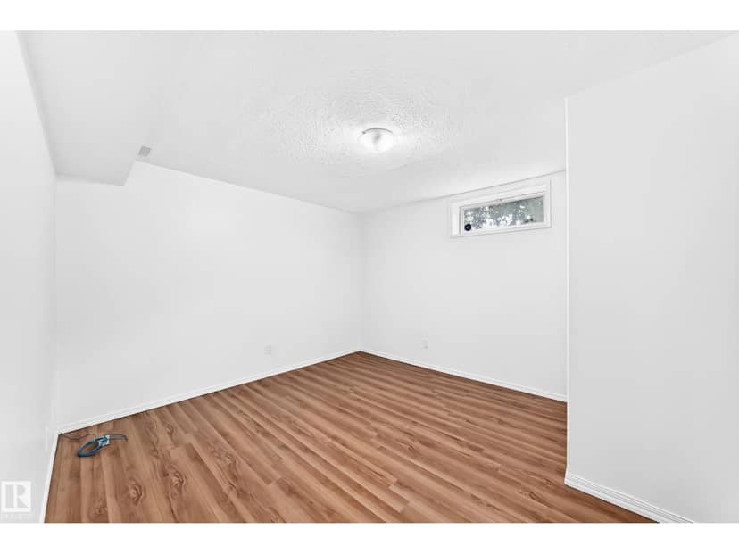 5519 142 AV NW NW — photo 38 of 40