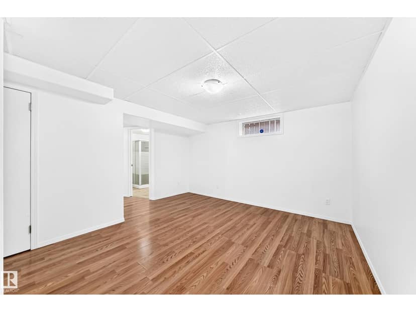 5519 142 AV NW NW — photo 35 of 40