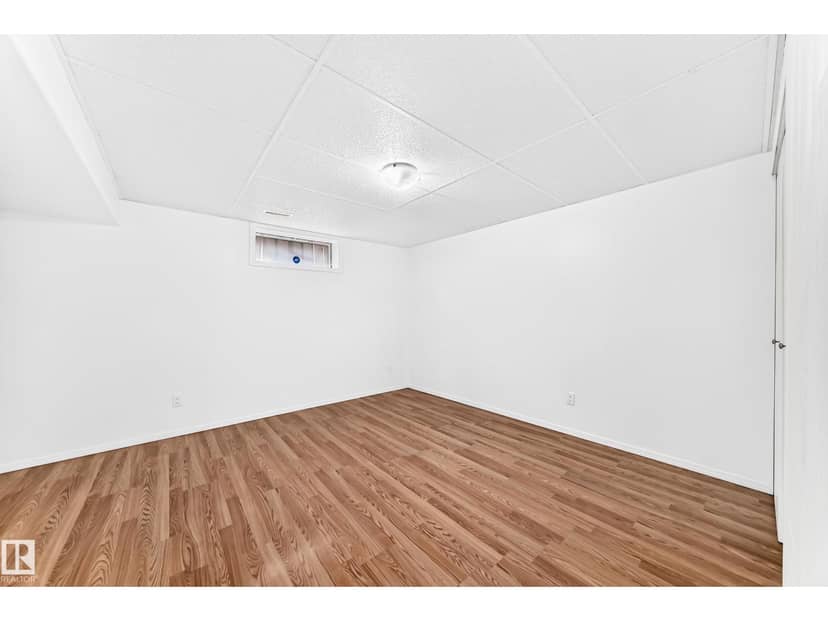 5519 142 AV NW NW — photo 34 of 40