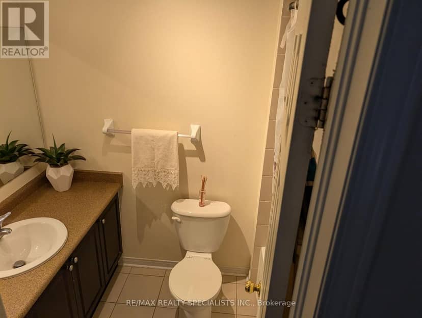 20 Thorp Crescent — photo 12 of 40