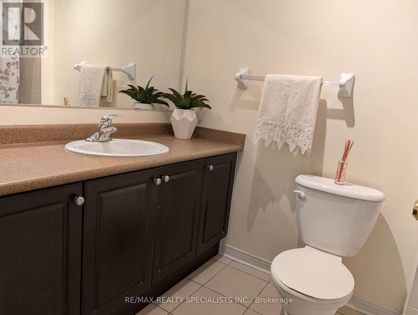 20 Thorp Crescent — photo 11 of 40