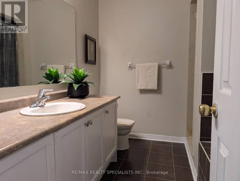 20 Thorp Crescent — photo 14 of 40