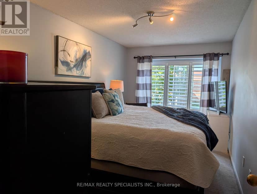 20 Thorp Crescent — photo 18 of 40