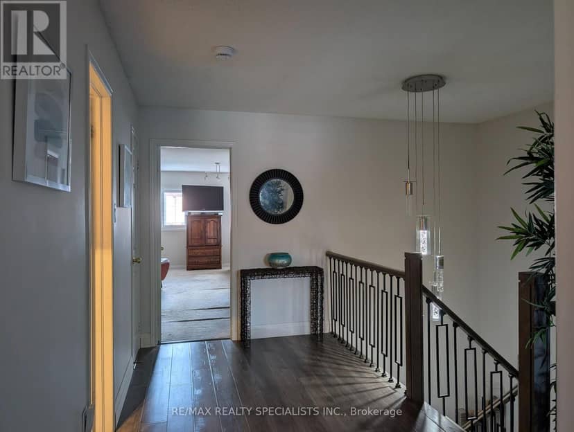 20 Thorp Crescent — photo 19 of 40