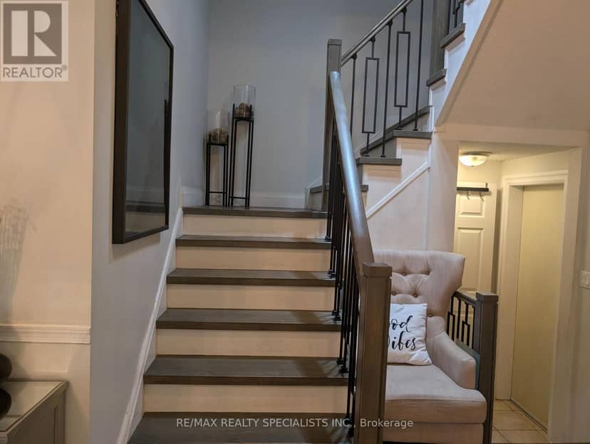 20 Thorp Crescent — photo 37 of 40