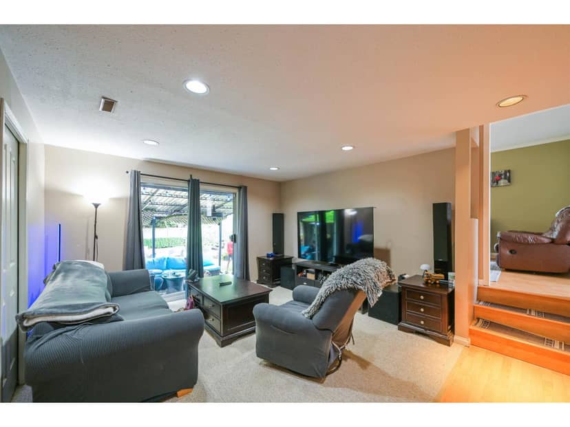 15477 93A AVENUE, Surrey, photo 8