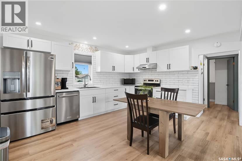 16 Walsh STREET — photo 10 of 40