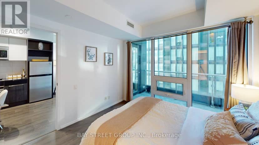 1906 - 68 Shuter Street — photo 7 of 11
