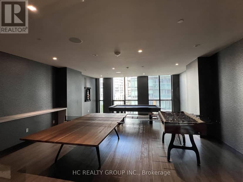 4512 - 1 Yorkville Avenue — photo 15 of 20