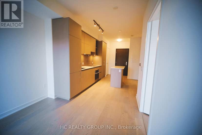 4512 - 1 Yorkville Avenue — photo 4 of 20