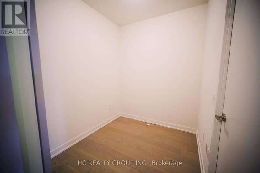 4512 - 1 Yorkville Avenue — photo 5 of 20
