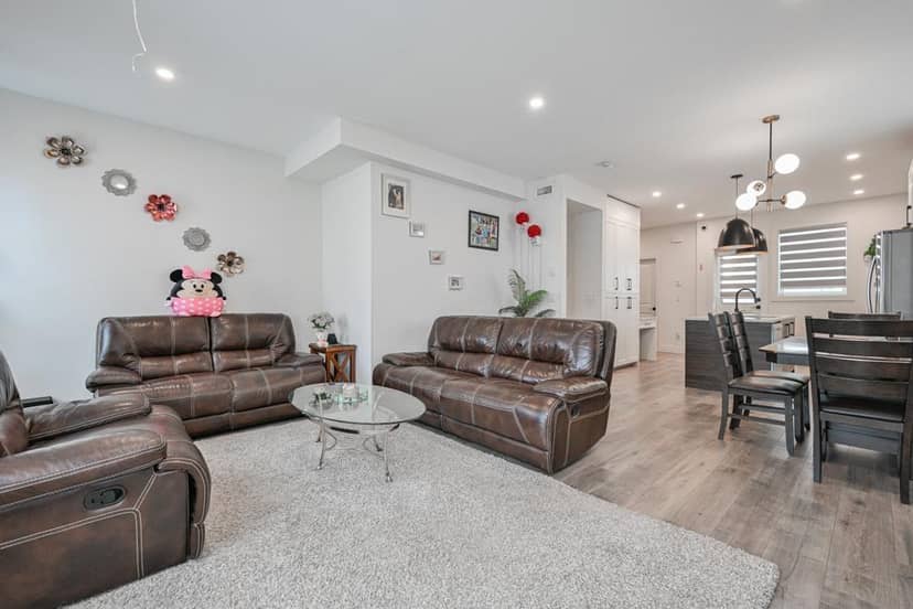23 27640 LANTERN AVENUE, Abbotsford, photo 2