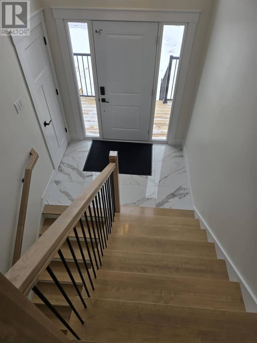 64 KINGSBURGH Avenue — photo 26 of 36