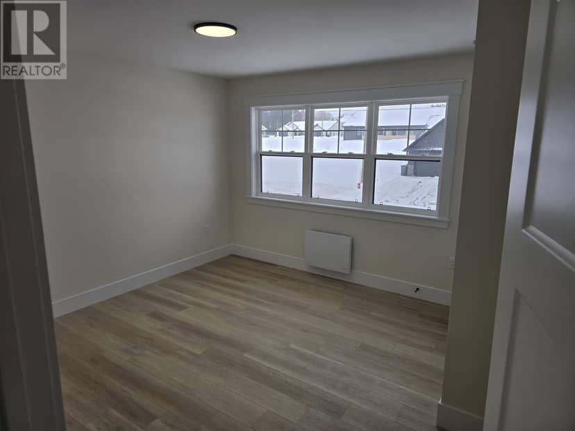 64 KINGSBURGH Avenue — photo 6 of 36